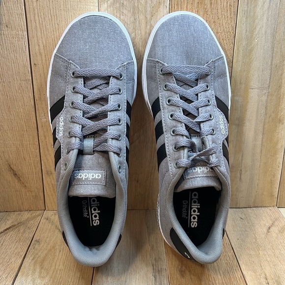 Men's Adidas Gray, Black, and White Daily 3.0 Skateboarding Shoes - Picture 6 of 11
